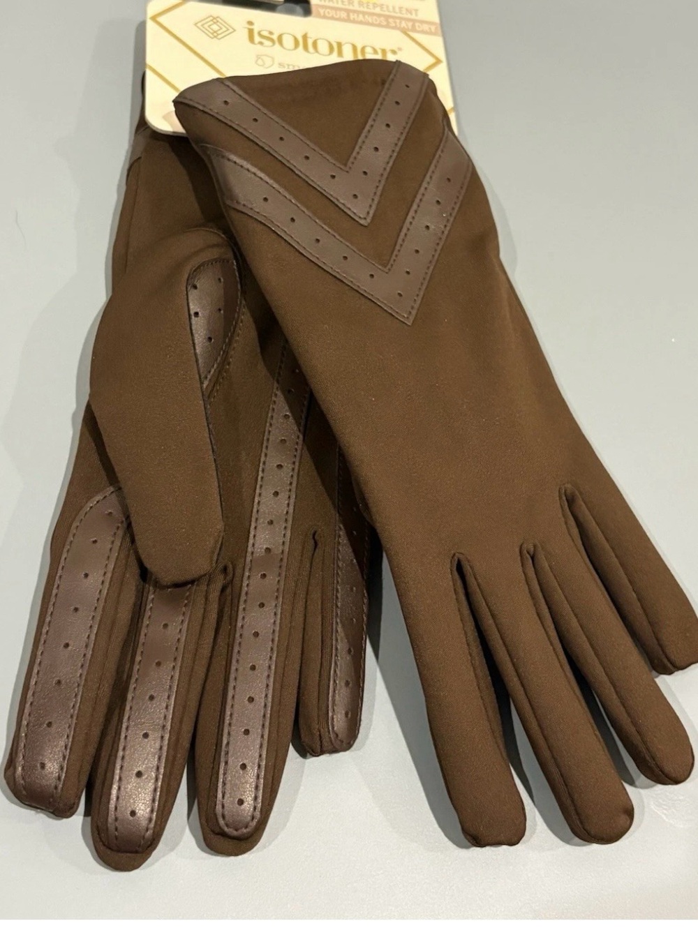 isotoner Brown Two-Tone Perforated Gloves. L/XL